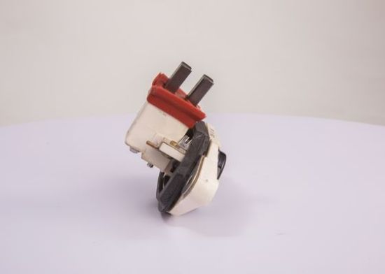 Obrázok Regulátor alternátora BOSCH  6033RD0002