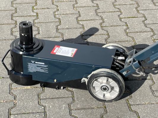 Obrázok podkladací piestový zdvihák ENERGY  NE00815