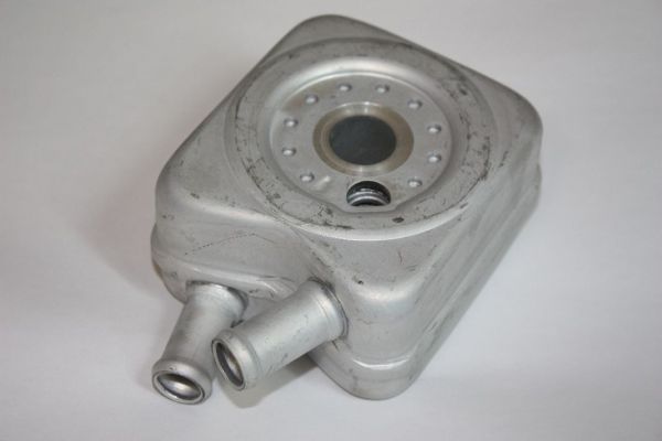 Obrázok Chladič motorového oleja AUTOMEGA  130027411